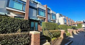 6180 Oak Street Oakridge VW