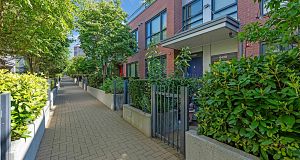 6426 Ash Street Oakridge VW