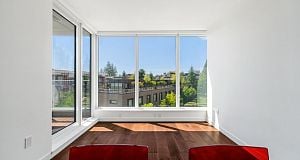 402 5629 Birney Ave. Avenue University VW