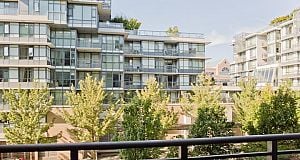 302 2033 W 10th Avenue Kitsilano
