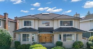 426 W 44th Avenue Oakridge VW