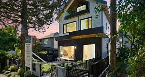 1 6141 Yew Street Kerrisdale