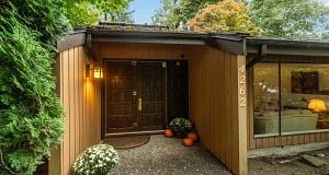 4262 Yuculta Crescent University VW