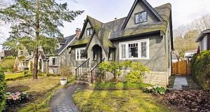 2923 W 32nd Avenue MacKenzie Heights