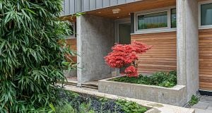 7 850 W 8th Avenue Fairview VW