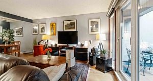 1305 W 8th Avenue Fairview VW