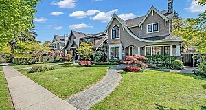 3176 W 35th Avenue MacKenzie Heights