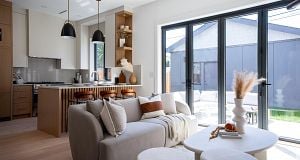 2 356 E 40th Avenue Main