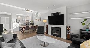 6 2880 W 33rd Avenue MacKenzie Heights