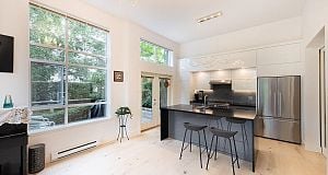 5952 Chancellor Mews University VW