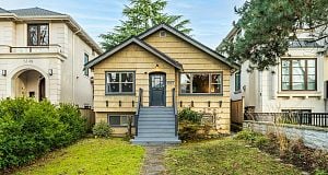 3137 W 28th Avenue MacKenzie Heights