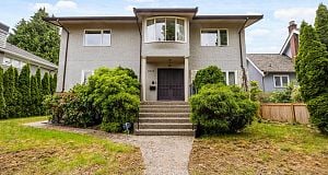 2676 W 33rd Avenue MacKenzie Heights