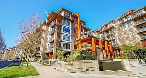 PH18 5983 Gray Avenue University VW