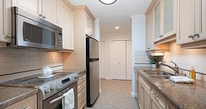 207 333 Wethersfield Drive South Cambie