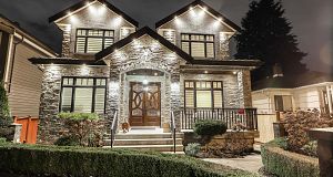 66 W 44th Avenue Oakridge VW