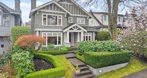 2722 W 31st Avenue MacKenzie Heights