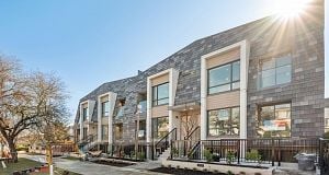 102 378 W 45th Avenue Oakridge VW