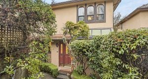 4 3301 W 16th Avenue Kitsilano