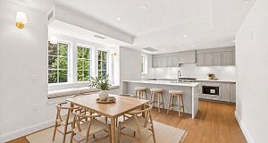 1 5819 Highbury Street Southlands