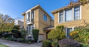 1017 W 8th Avenue Fairview VW