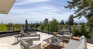2 5061 Blenheim Street Dunbar