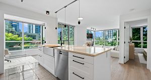 305 1328 W Pender Street Coal Harbour