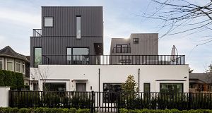 1 950 W 57th Avenue South Cambie