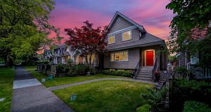 2953 W 35th Avenue MacKenzie Heights