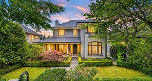 2599 W 36th Avenue MacKenzie Heights
