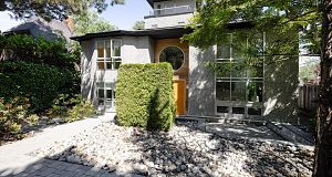 4888 Trafalgar Street MacKenzie Heights
