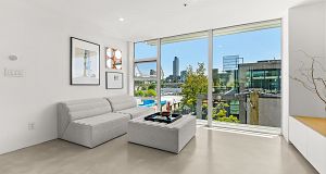 6 1650 W 1st Avenue False Creek