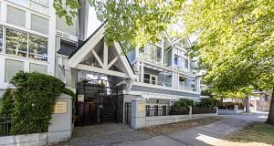 W102 3189 Camosun Street Point Grey