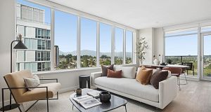 1203 485 W 42 Avenue Oakridge VW
