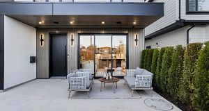 1 165 E 45th Avenue Main