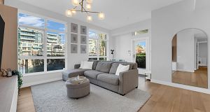 101 5007 Ash Street Cambie