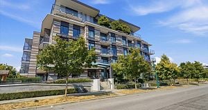 303 477 W 59th Avenue South Cambie