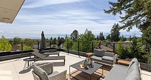 2 5061 Blenheim Street Dunbar