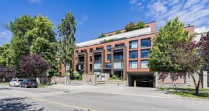 310 1571 W 57th Avenue South Granville