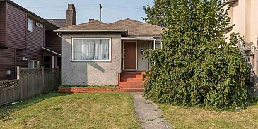 Photo of 8443 OAK STREET in Vancouver