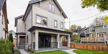 Photo of 2727 W 7TH AVENUE in Vancouver