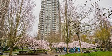 Photo of 410 5380 OBEN STREET, Vancouver BC V5R 6H7 in Vancouver