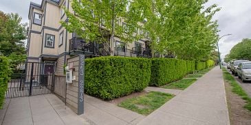 Photo of 207 2263 TRIUMPH STREET, Vancouver BC V5L 1L2 in Vancouver