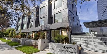 Photo of 585 W 26TH AVENUE, Vancouver BC V5Z 2E4 in Vancouver