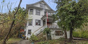 Photo of 520 Salsbury Drive in Vancouver