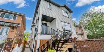 Photo of 2 2512 E 22 Avenue in Vancouver