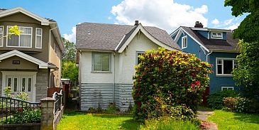 Photo of 2724 Charles Street in Vancouver