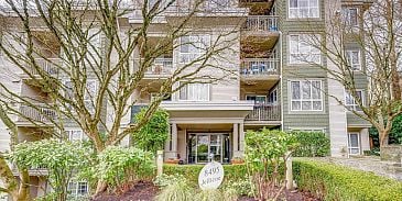 Photo of 307 8495 Jellicoe Street in Vancouver