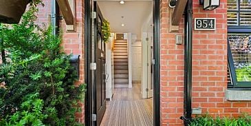 Photo of 954 W 15th Avenue in Vancouver