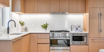 Photo of 6815 Oak Street in Vancouver