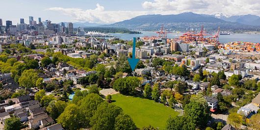 Photo of 2 709 KEEFER STREET, Vancouver BC V6A 1Y6 in Vancouver